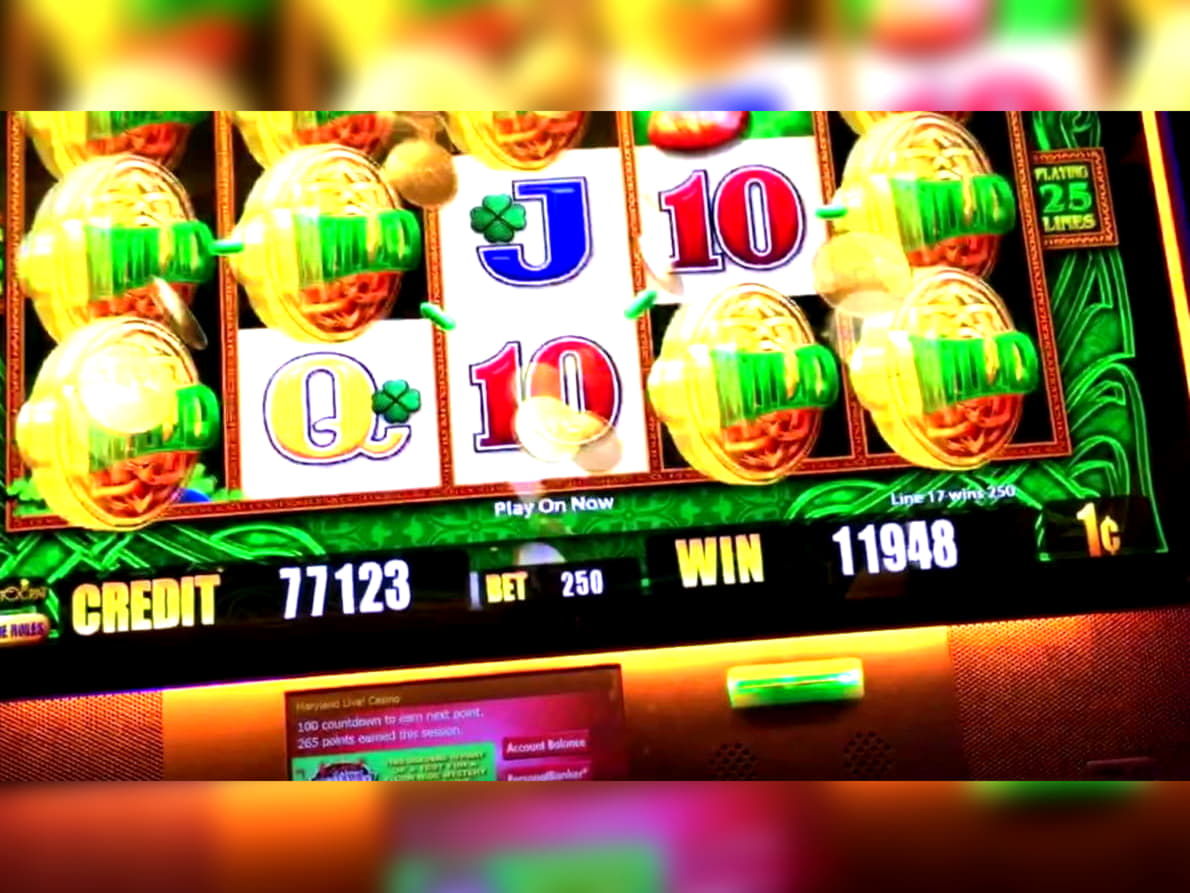 €185 Daily freeroll slot tournament at River Belle Casino