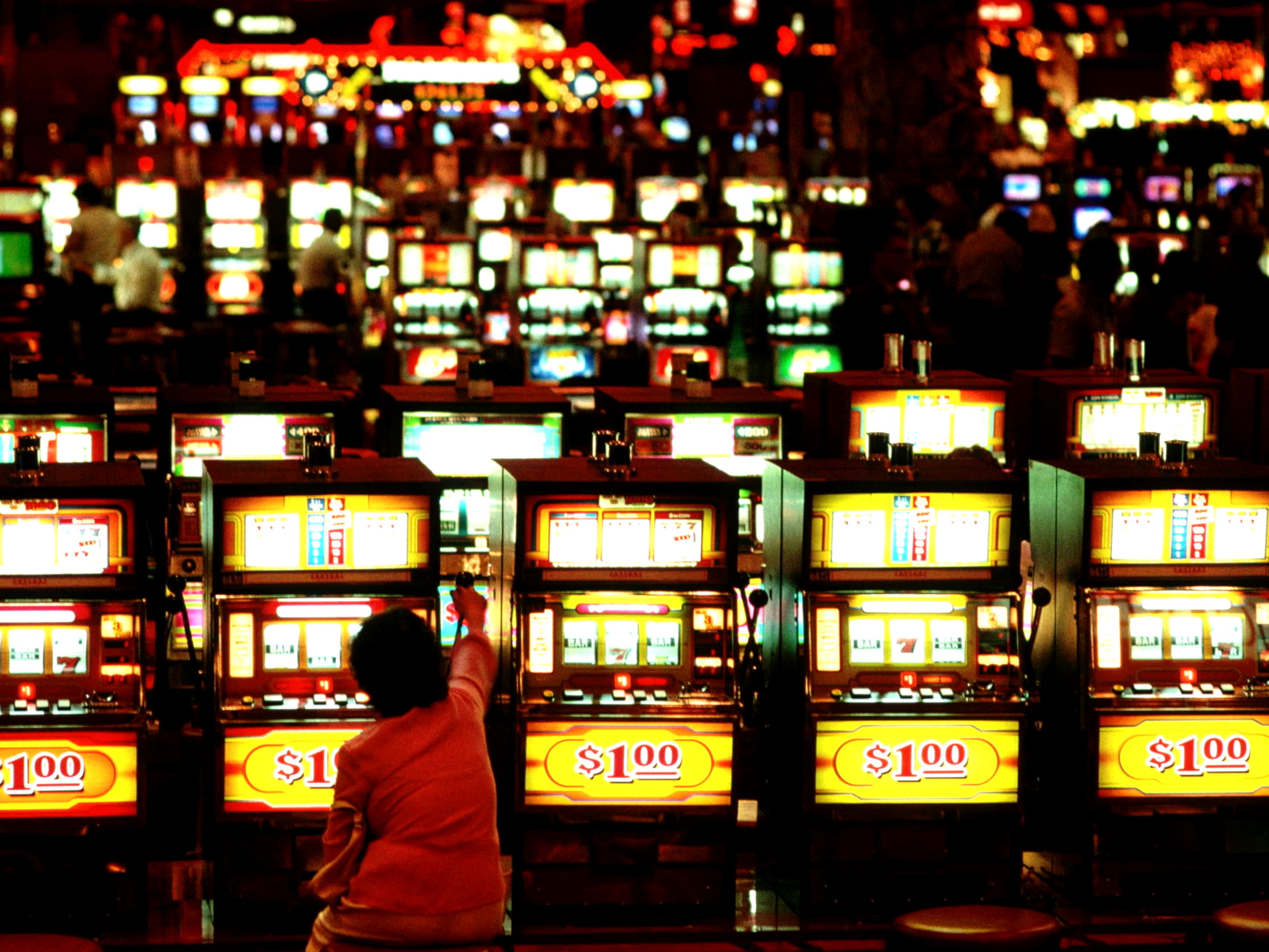 930% Casino match bonus at Come On Casino