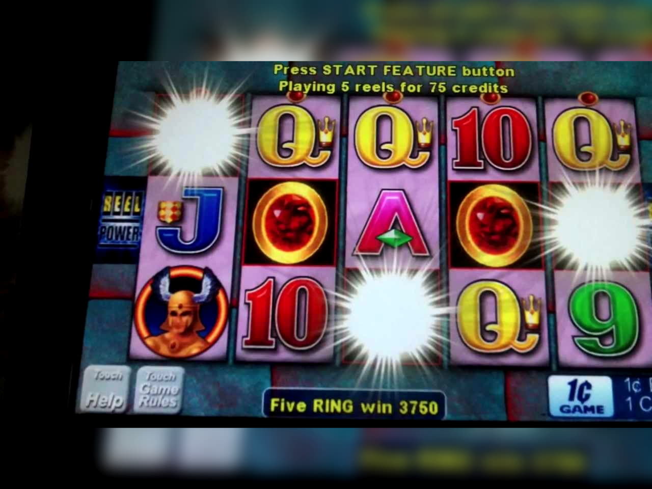 €930 Daily freeroll slot tournament at Royal Dubai Casino