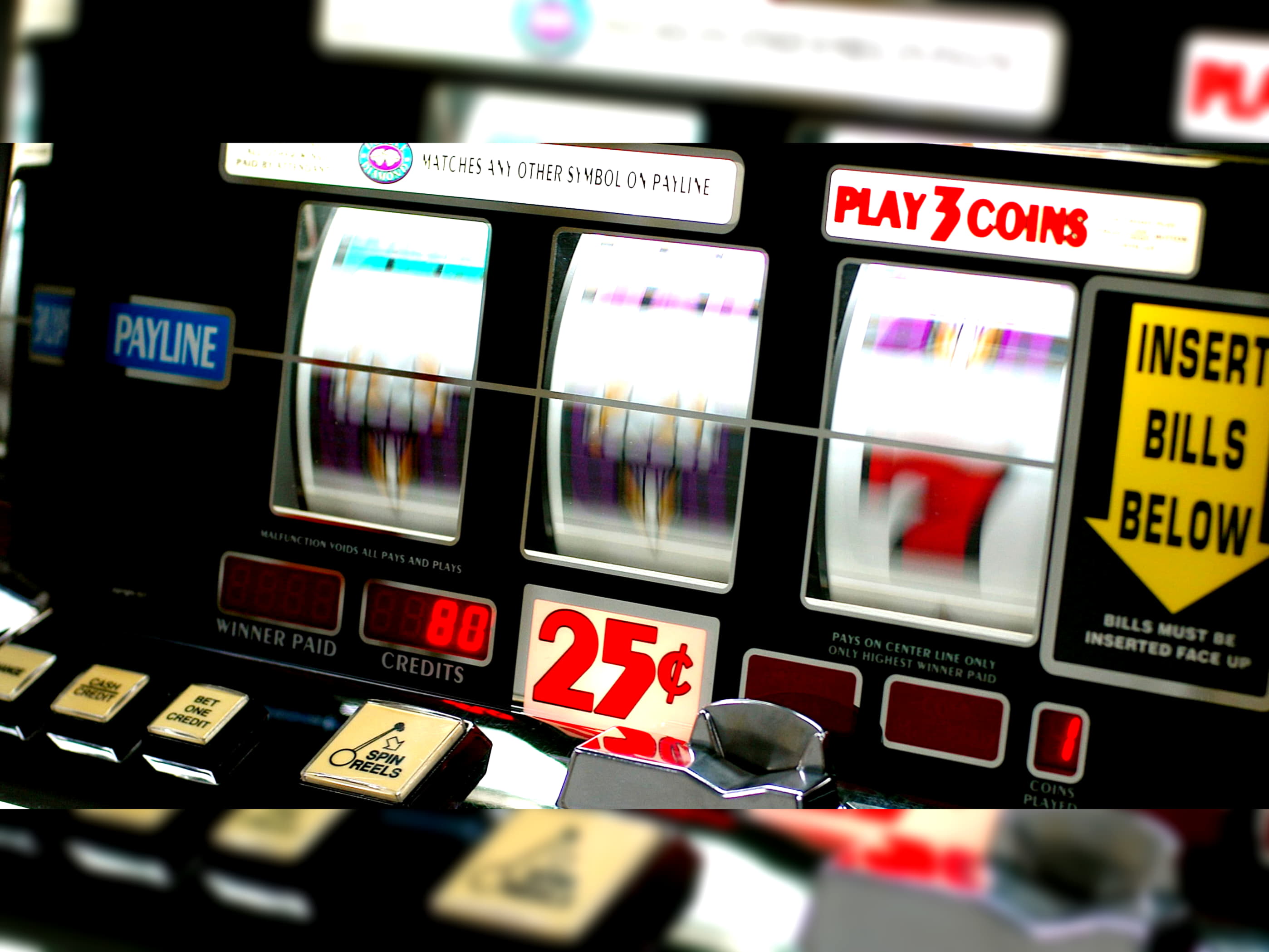 €305 casino chip at Come On Casino
