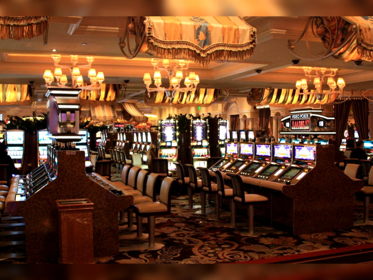 €235 Mobile freeroll slot tournament at Royal Dubai Casino