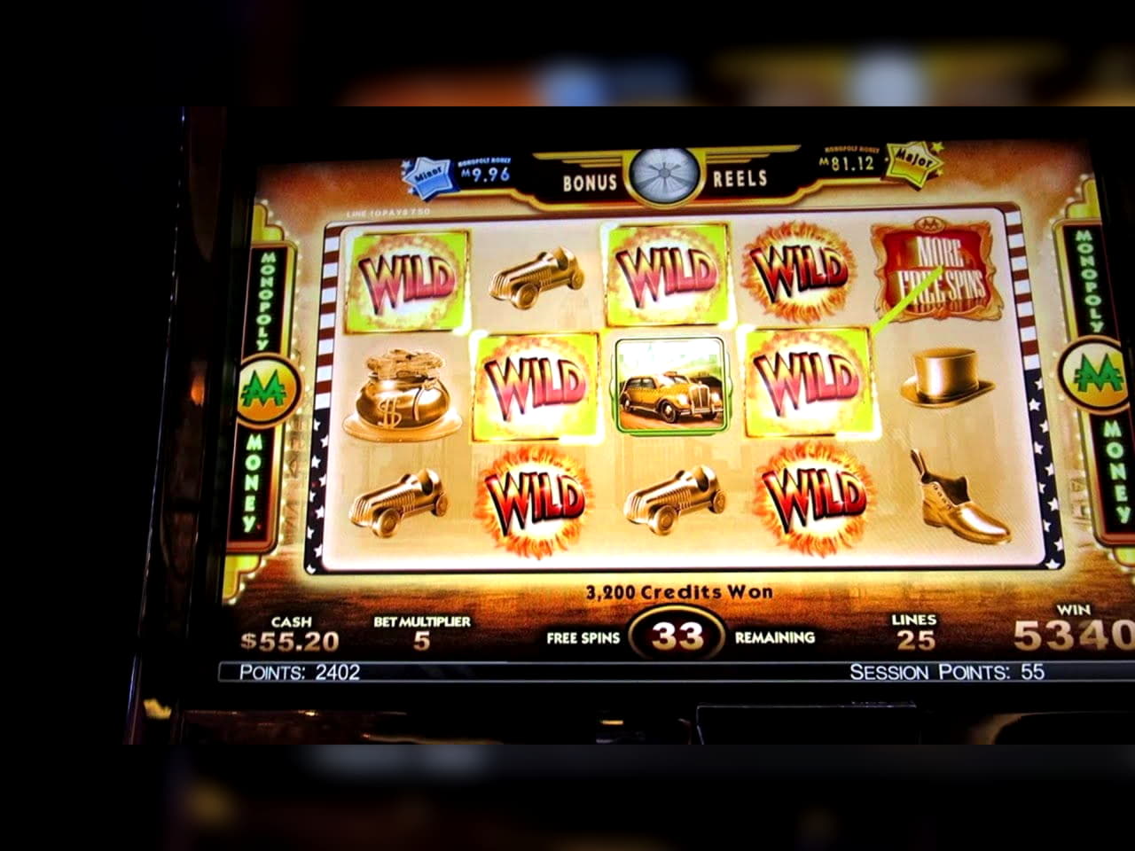230 FREE Spins at Lucky Nugget Casino