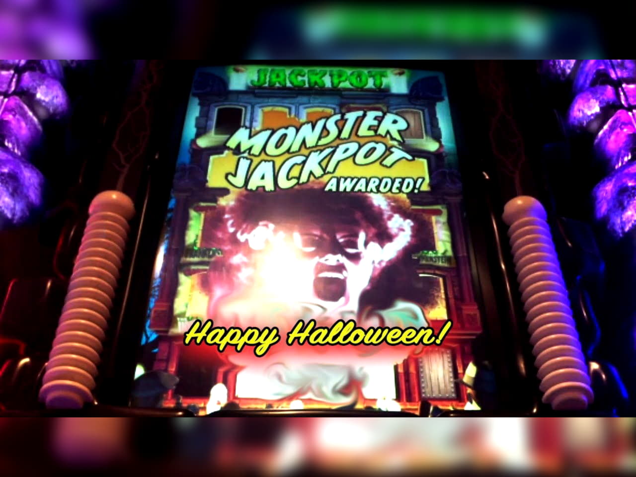 €695 Mobile freeroll slot tournament at Mummys Gold Casino