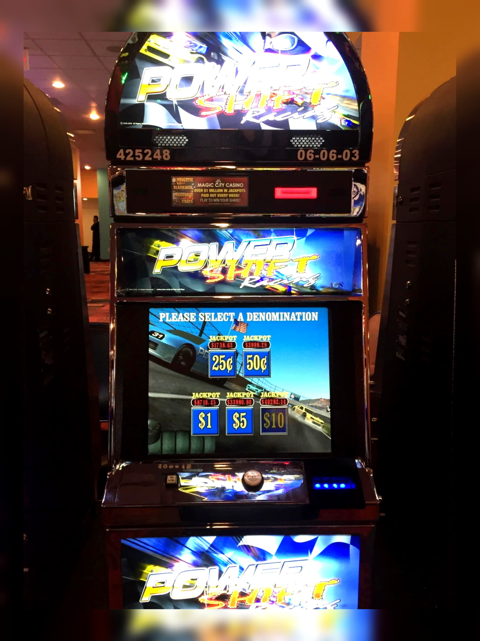 EUR 595 Mobile freeroll slot tournament at Vegas Hero Casino