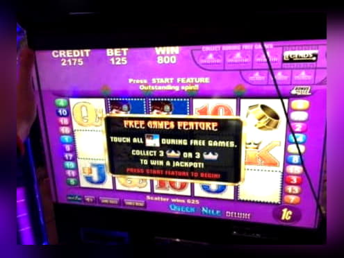 €560 Daily freeroll slot tournament at Royal Dubai Casino