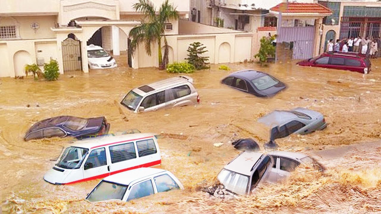 Heavy rainfall and thunderstorms causes destructive flash floods in Riyadh